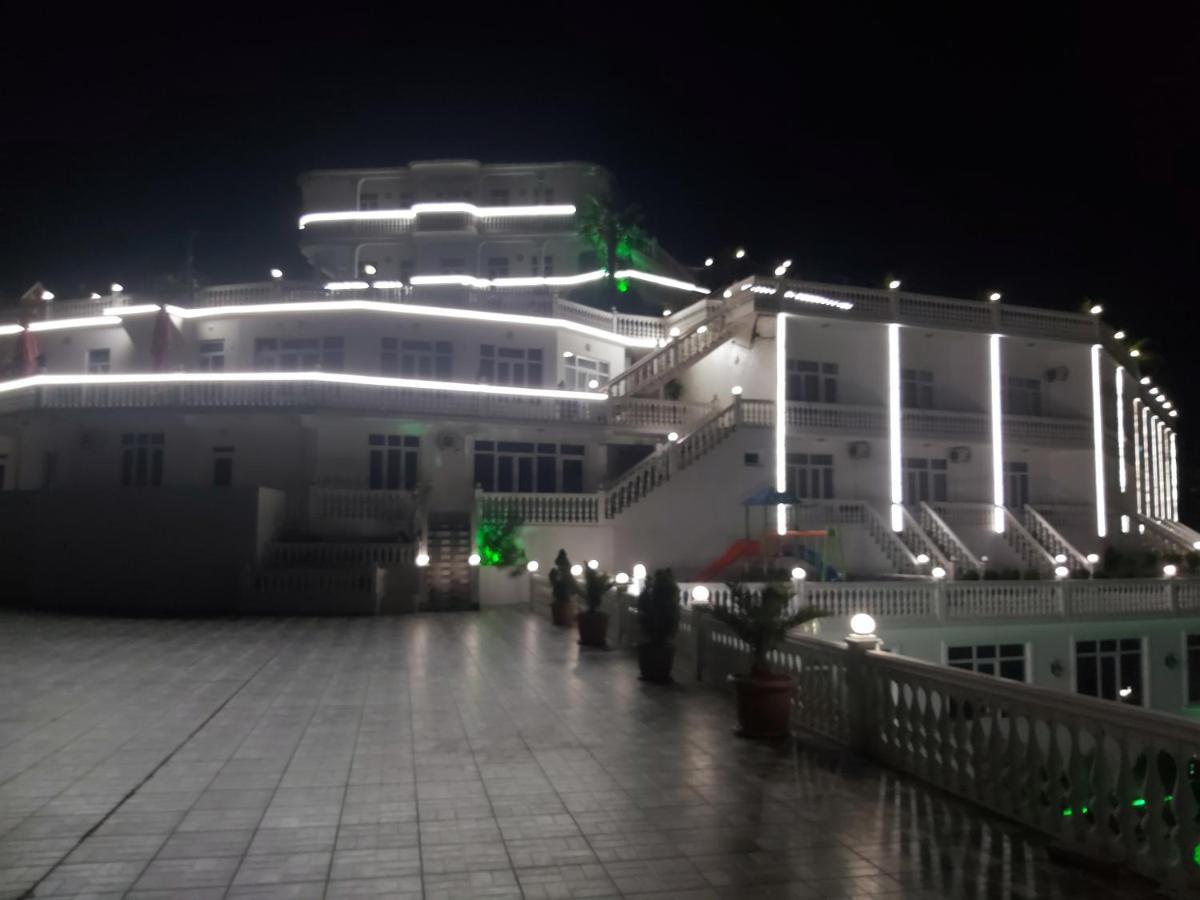 קבריאטי Hotel Zura Palace מראה חיצוני תמונה