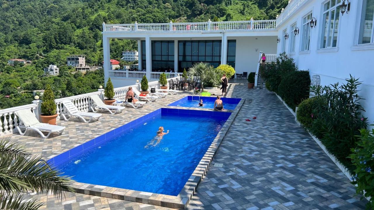 קבריאטי Hotel Zura Palace מראה חיצוני תמונה